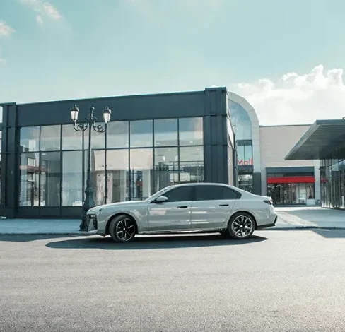 Xfix Pro polycarbonate facade system with clean-line design